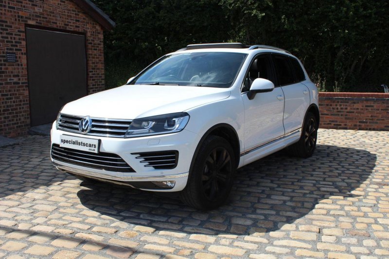 VOLKSWAGEN TOUAREG
